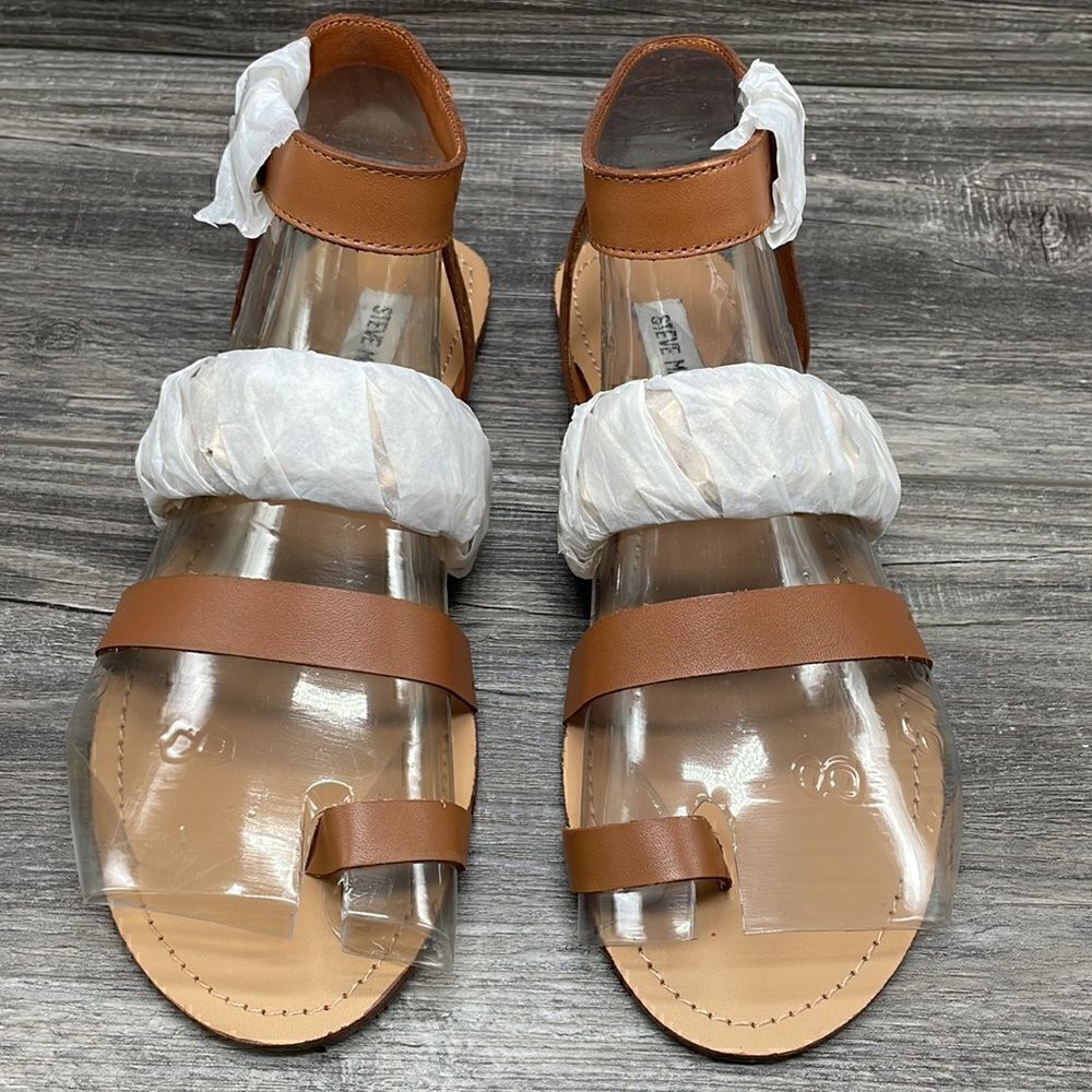 Womens Steve Madden Curlyy Toe Loop Studded Flat Sandals - Cognac - Picture 8 of 12